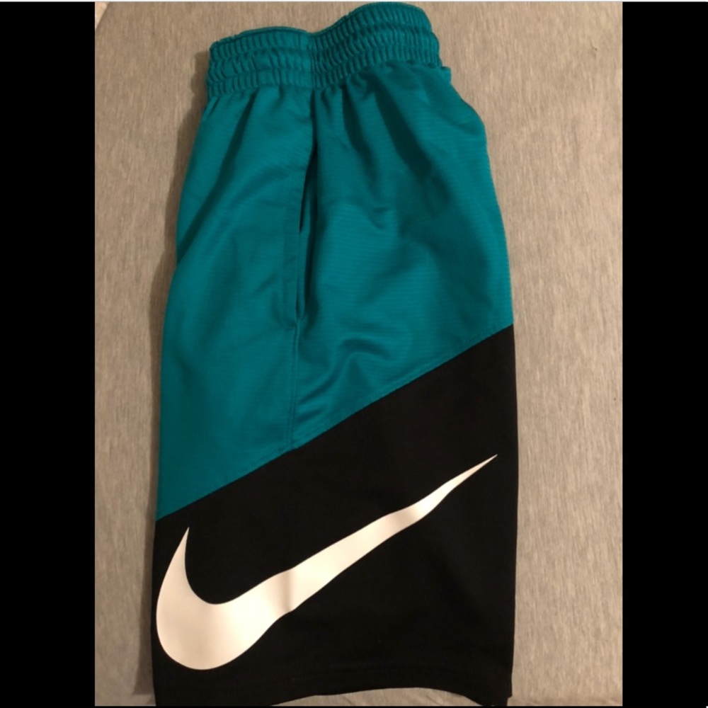 Men’s Nike Shorts - NWOT